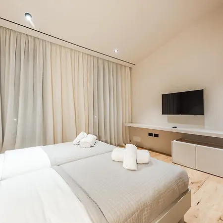 Jerina Mansion By Pikhost * Tirana