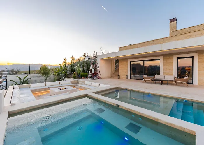 Jerina Mansion By Pikhost *